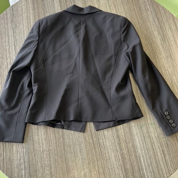 Chaiken and Capone tuxedo jacket.  Size 8 - Picture 4 of 7